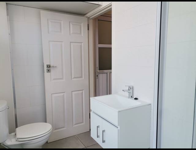 1 BEDROOM FLAT TO LET IN GLENWOOD